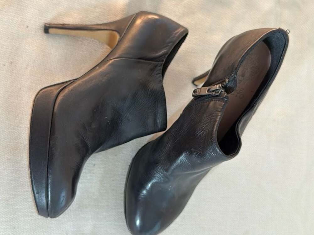 Vince Camuto Womens Elvin Boots So 8.5 Black Leather Platform Heel Dressy Bootie